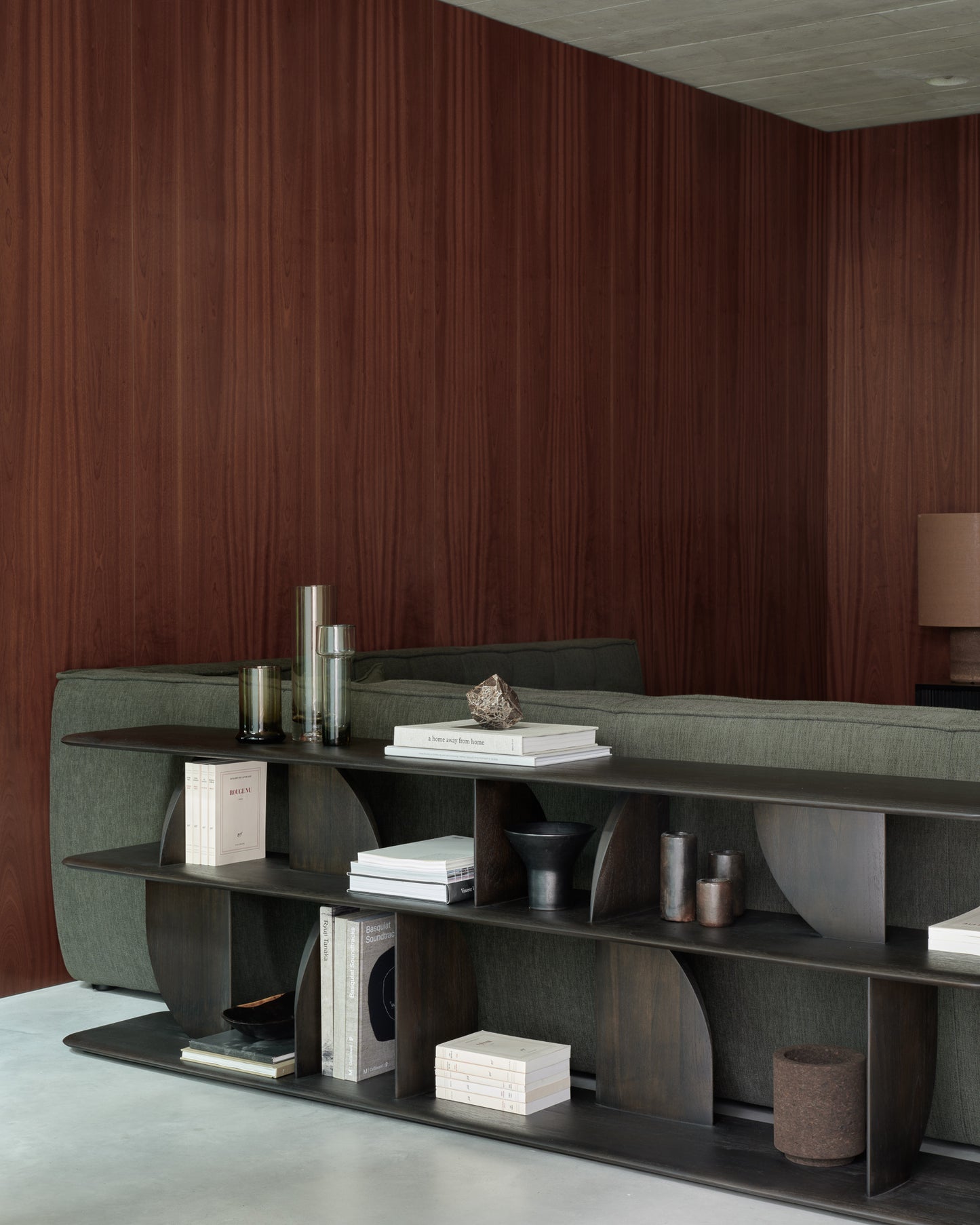 Geometric sofa consoletafel