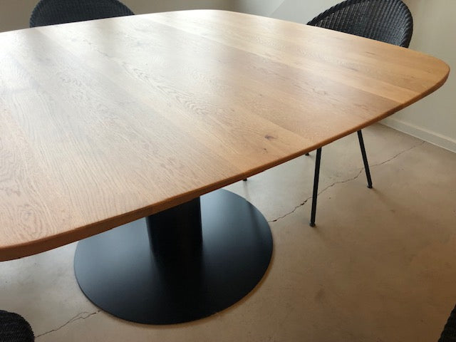 Toonzaalmodel Bliss vierkante eettafel
