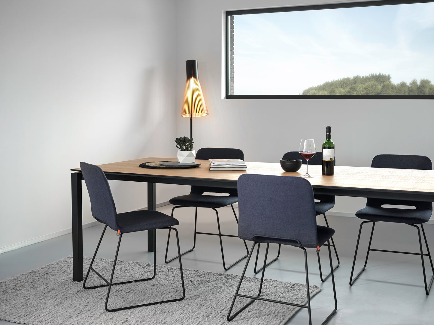 Toonzaalmodel Float uitschuifbare eettafel - Rough cut