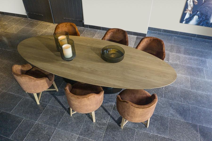 Buddha ovalen eettafel