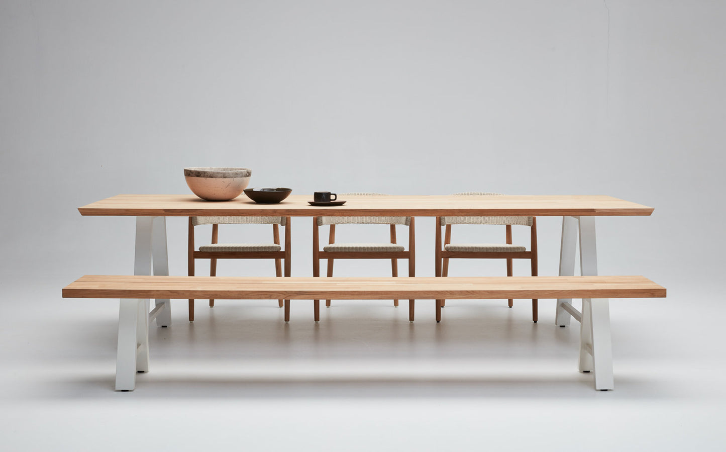 Toonzaalmodel Matteo Set tuintafel + bank