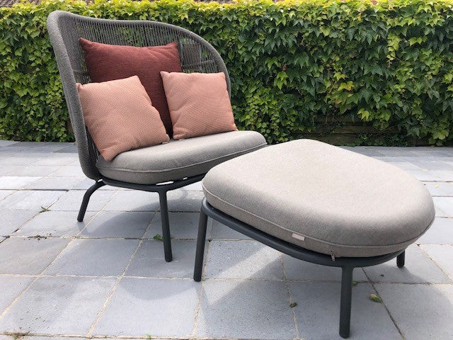 Toonzaalmodel Set Kodo Cocoon tuin loungestoel + poef
