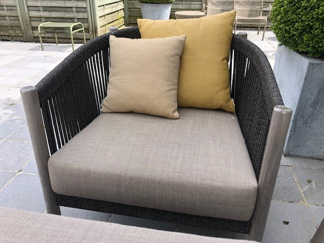 Toonzaalmodel Set Lento tuin loungestoel + poef